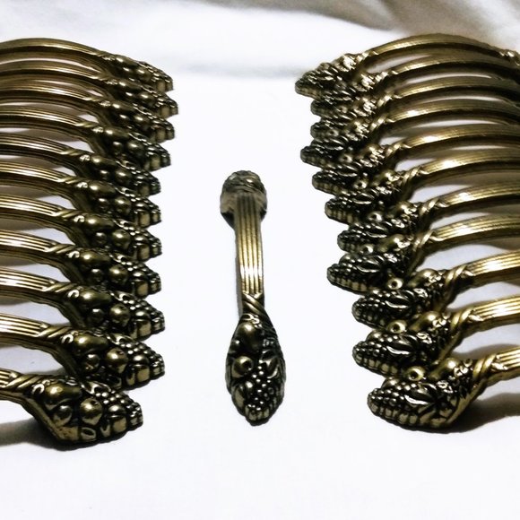 Lot of 23-Vintage Amerock Fruit Design Drawer/Cabinet Pulls-Screws Inc. - Picture 3 of 11